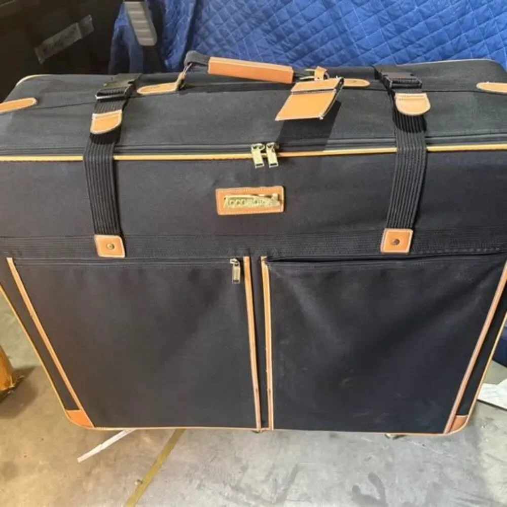 Vintage LOCOMOTOR 4-Piece Rolling Luggage Set – Black & Tan